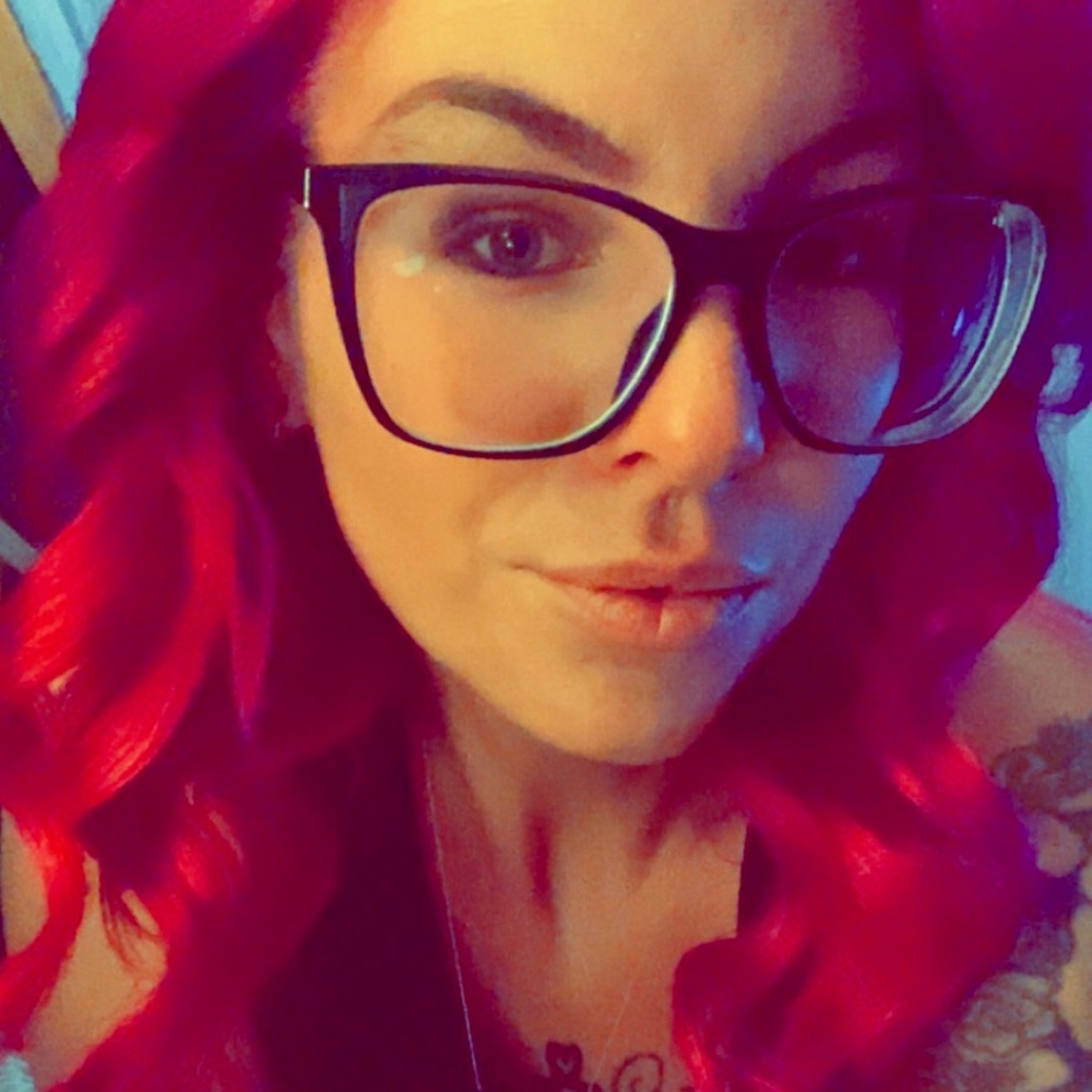 Meet your Posher, Laurie